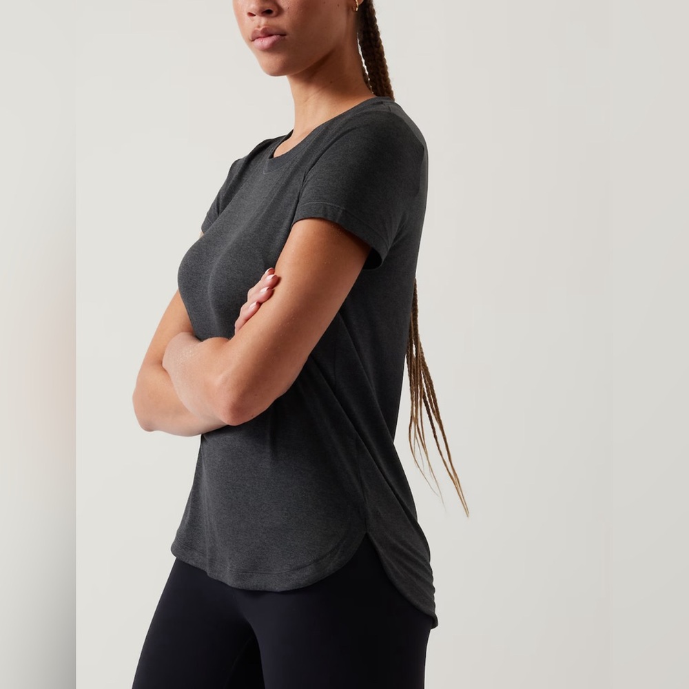 S Athleta Uptempo Short Sleeve Top Small Super Soft Cre Neck Exercise Workout
